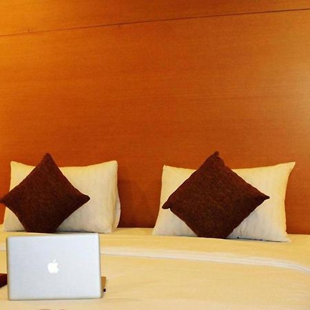 Grand Asia Hotel Макасар Номер фото