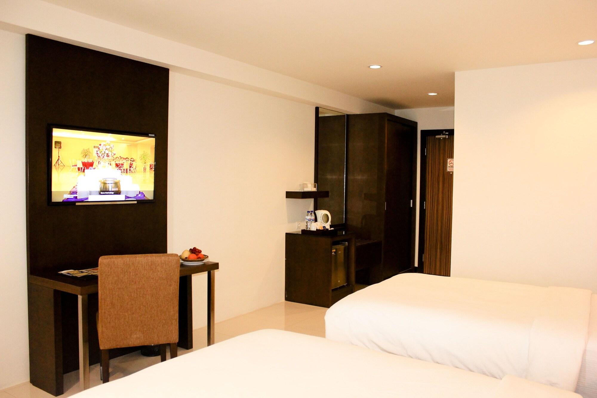 Grand Asia Hotel Макасар Экстерьер фото