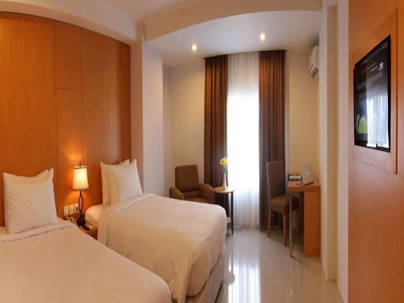 Grand Asia Hotel Макасар Экстерьер фото