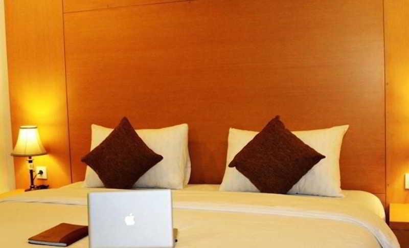 Grand Asia Hotel Макасар Экстерьер фото